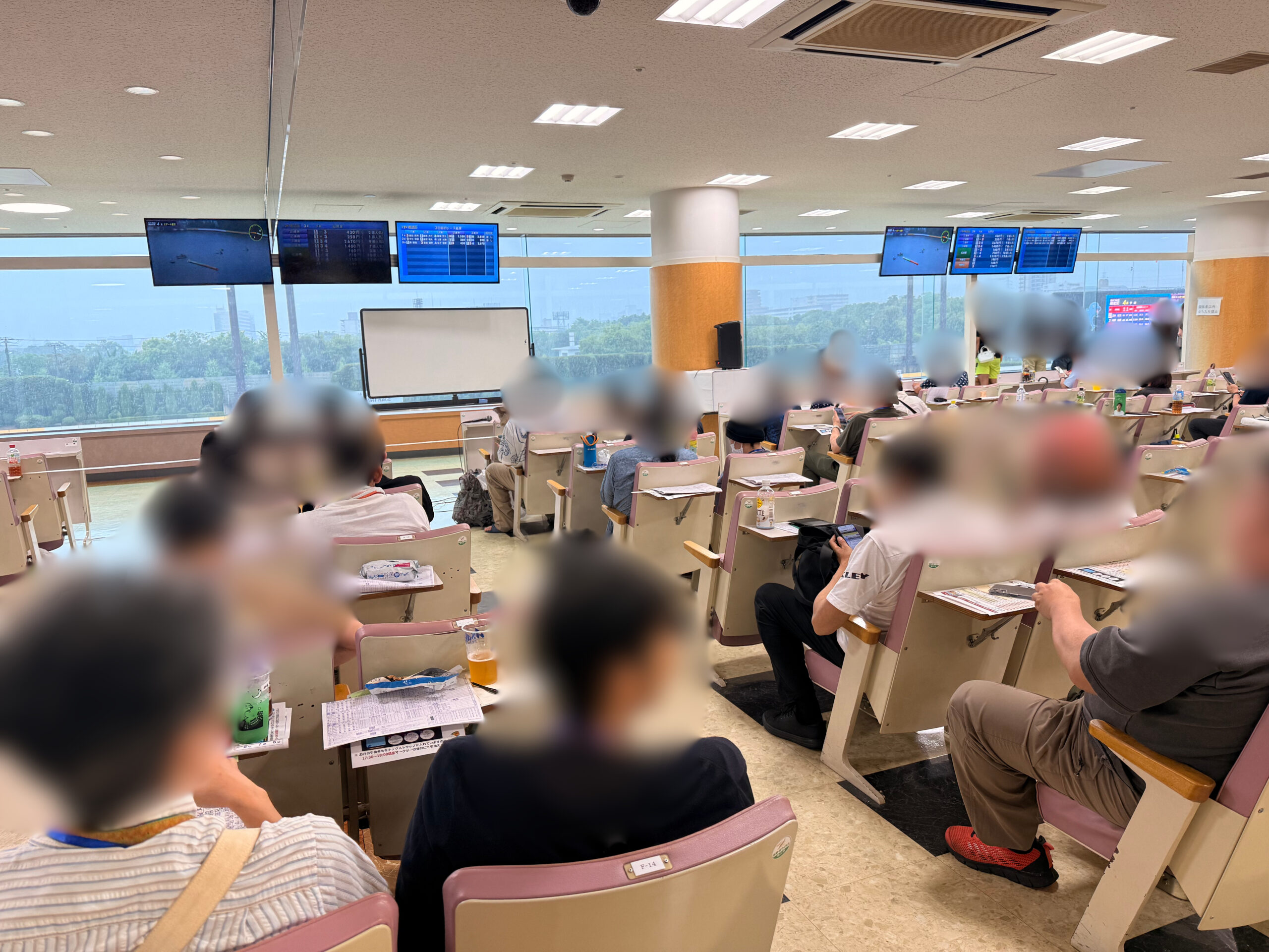 招待席後方からの様子①